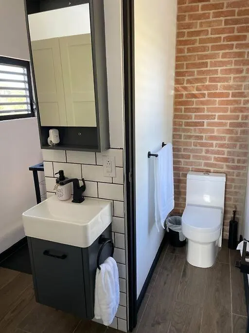 Casa vacanze Ferrous Paradise - Tiny Container Home In Adjuntas