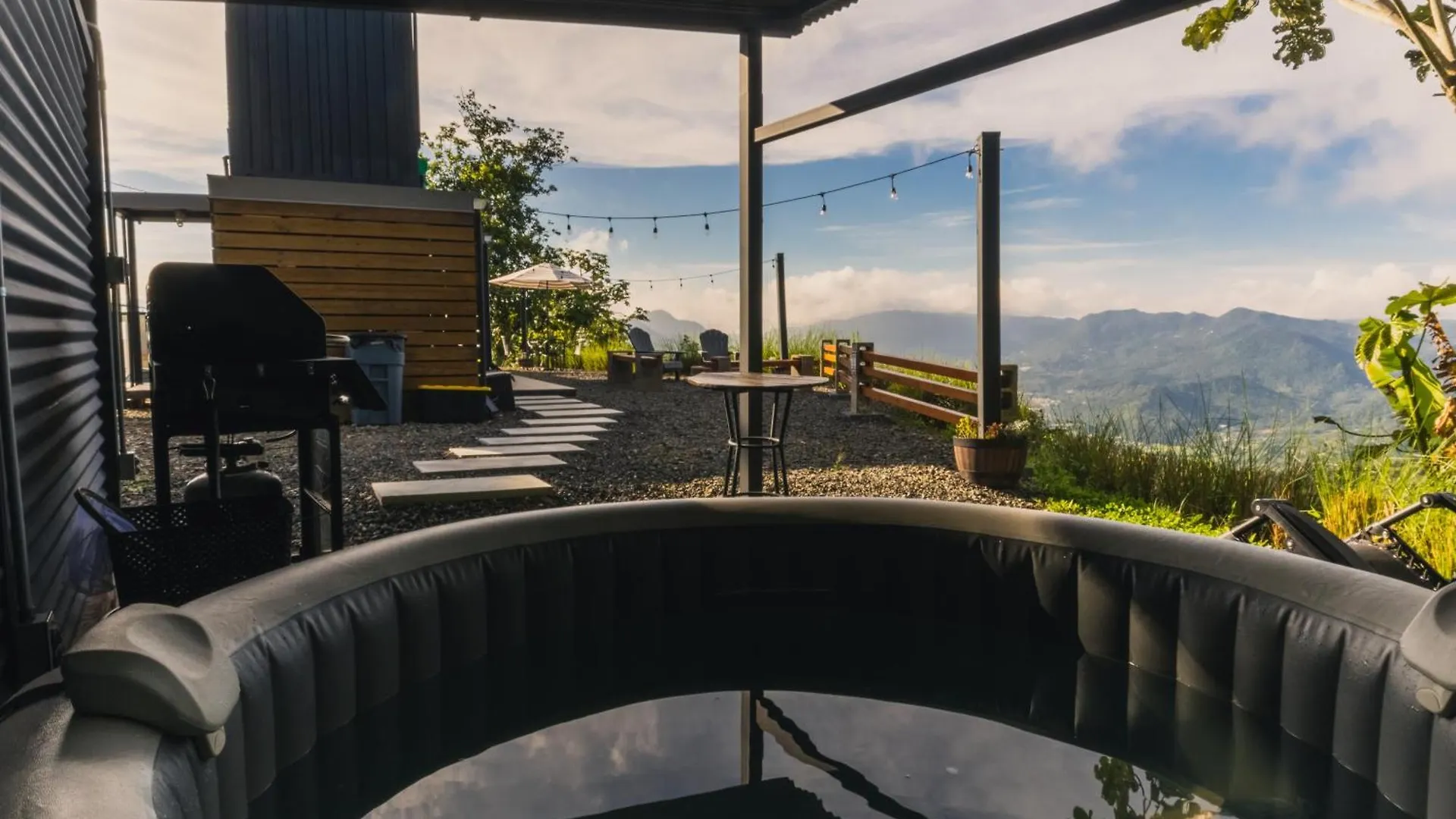 Nyaraló Ferrous Paradise - Tiny Container Home In Adjuntas