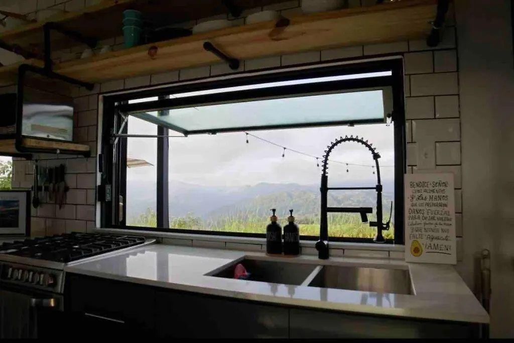 Nyaraló Ferrous Paradise - Tiny Container Home In Adjuntas Puerto Rico