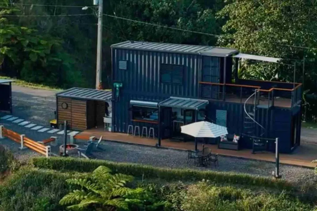 Ferrous Paradise - Tiny Container Home In Adjuntas
